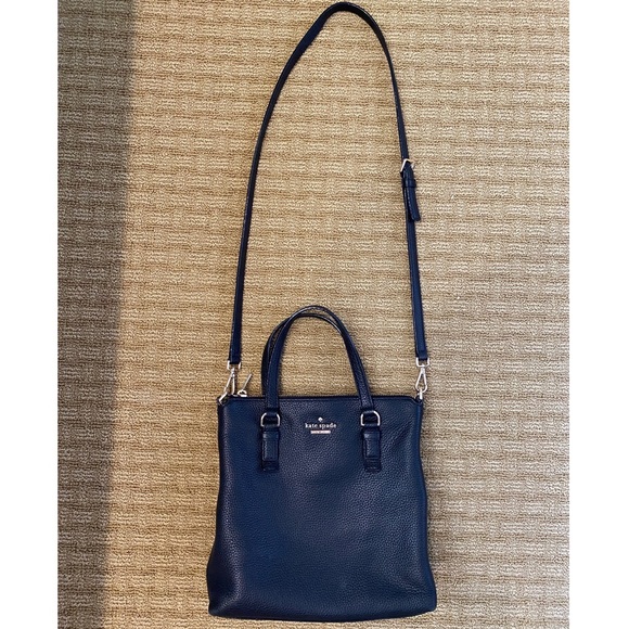 kate spade Handbags - Kate Spade Crossbody Bucket Bag w Adjustable Strap